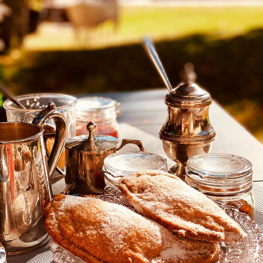 Un Banc Au Soleil Bed & Breakfast Marsilly  Dış mekan fotoğraf