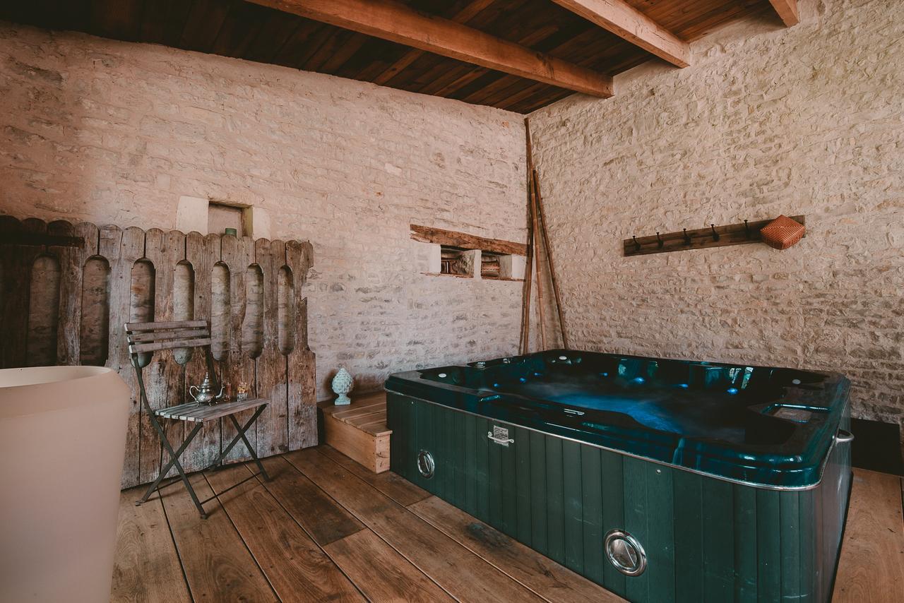 Un Banc Au Soleil Bed & Breakfast Marsilly  Dış mekan fotoğraf
